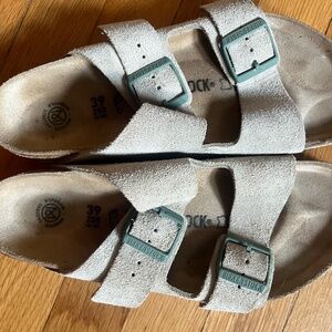Birkenstock Arizona style Tan Suede SZ 39 Women's 8-8.5